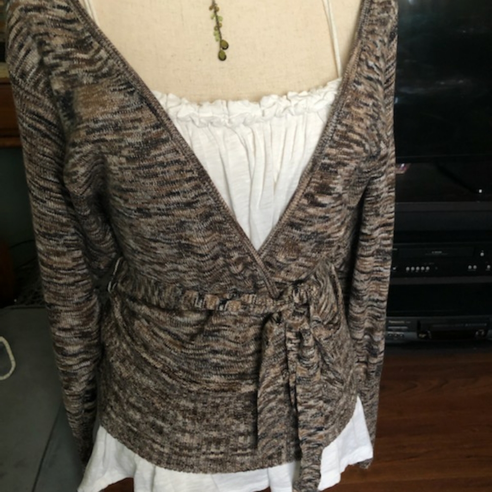 White house black market wrap